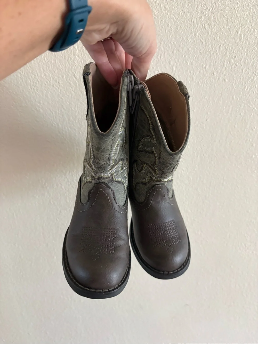 Genuine Roper Kids Brown Western Cowboy Boots with Embroidery